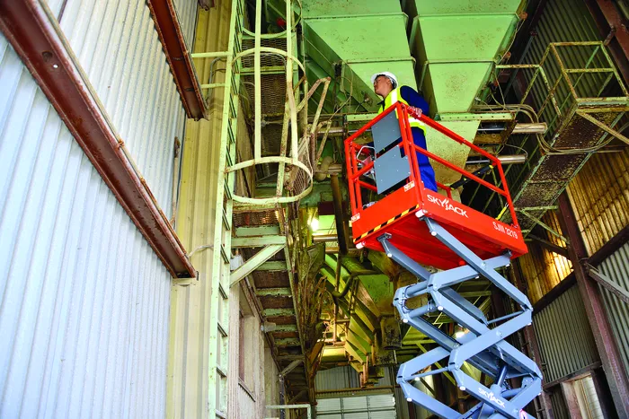 Aluguel de plataforma elevatória articulada